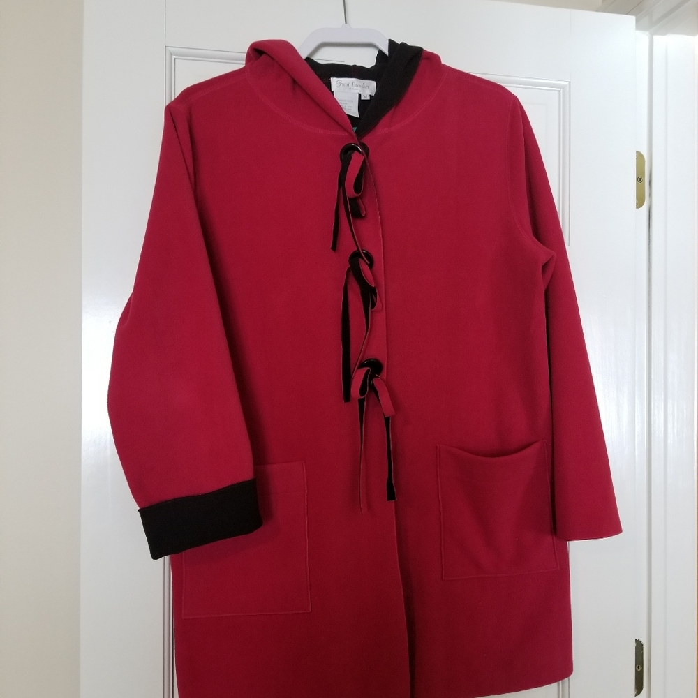 Lightweight hooded jacket